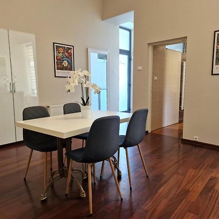 Apartment Exclusive View Cvjetni Trg Zagabria Esterno foto