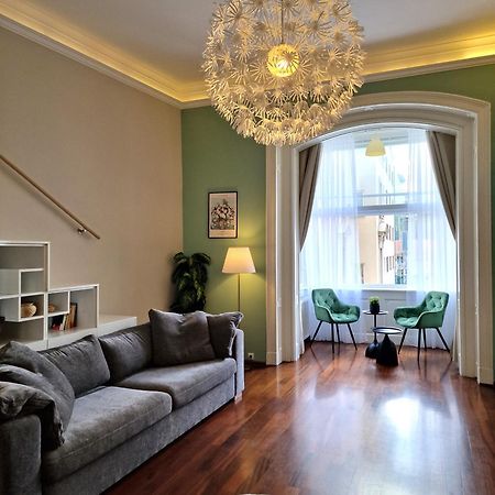 Apartment Exclusive View Cvjetni Trg Zagabria Esterno foto